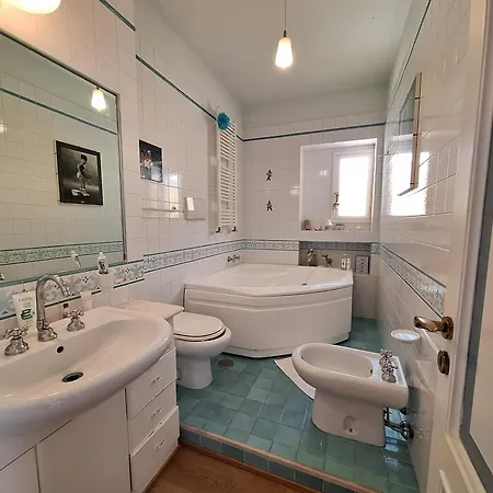 Apartment Judith Wright's *