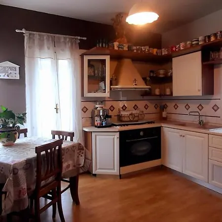 Judith Wright's * מאיורי