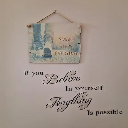 דירה Judith Wright's