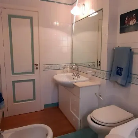 Judith Wright's Apartament *