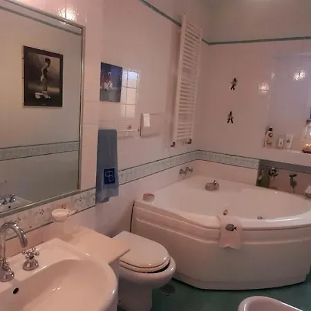 Judith Wright's * Maiori